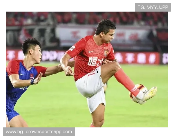 为什么这个任意球判罚让全场哗然？规则到底怎么定的