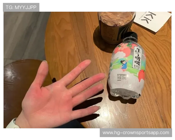 特雷·杨家的冰箱里塞满了能量饮料，连瓶盖都没拧开过