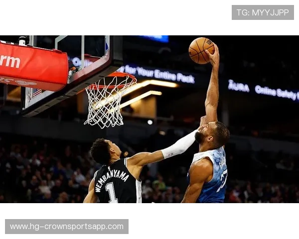 文班亚马挡拆拉开空间，对比戈贝尔更具投射威胁