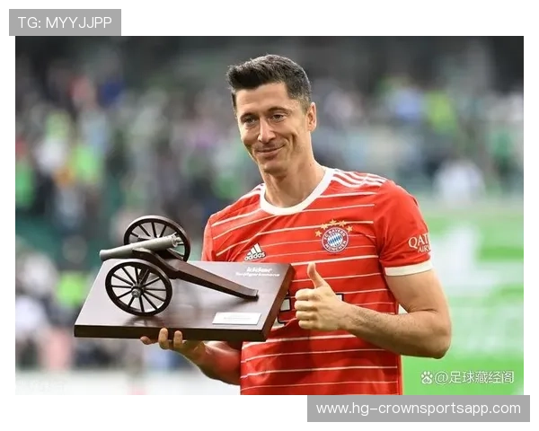 莱万终结效率与战术支点能力解析：是否顶级全能中锋