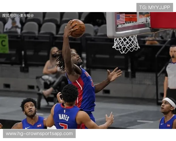 维克托·文班亚马挡拆制造错位效率提升 快速拉开内线差距