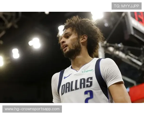 乔·约翰逊无球跑动制造空位，助推球队关键三分命中率提升