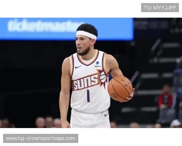 德文·布克无球跑位拉开空间提升关键时刻得分效率